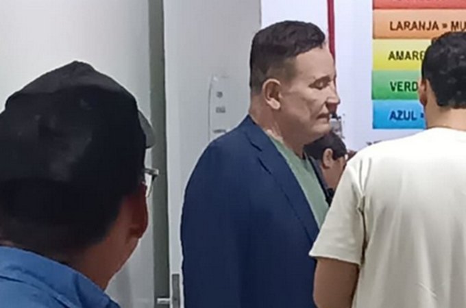 Roberto Cabrini é visto em Arapiraca; jornalista faz reportagem sobre estupro de jovem em Coité do Nóia