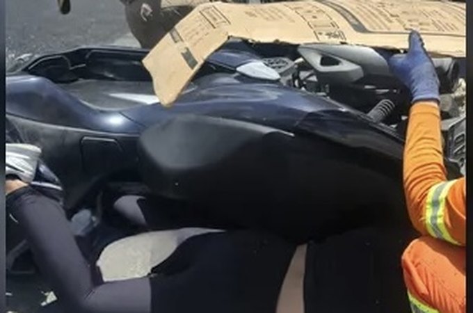 Motociclista morre em colisão com caminhão na Avenida Josefa de Melo, em Maceió