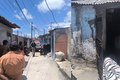 Um homem de 33 anos foi assassinado a tiros dentro de casa, em Maceió