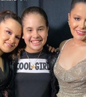 Arapiraquense Letty realiza sonho e canta com Maiara & Maraísa, em Maceió