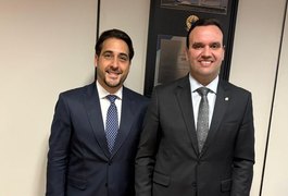 Guilherme Lopes se reúne com o Deputado Luciano Amaral em defesa da Hemodiálise da Santa Casa de Penedo