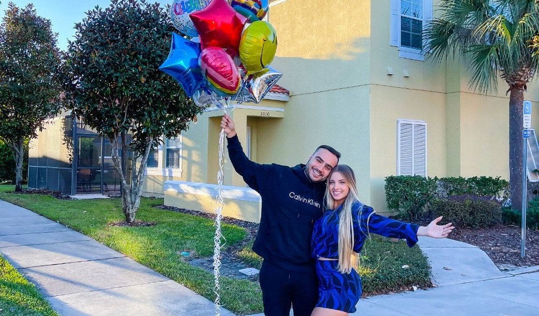 Influencers alagoanos, Rey Costa e Clara Teixeira compram mansão na Disney