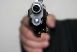 Criminosos armados assaltam mercadinho do bairro Planalto, em Arapiraca