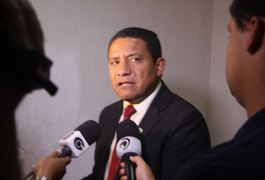 Prefeito emite nota de repúdio a violência contra criança morta pelo pai em Palmeira