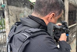 Operação contra o Comando Vermelho resulta na prisão de líder de facção e mais de 30 suspeitos e 1 morto na Bahia
