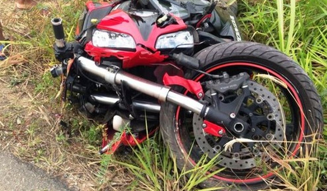 Colisão entre motos grandes deixa corpo de motociclista esfacelado na Barra de São Miguel