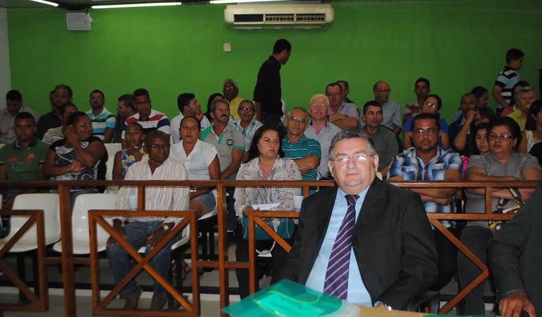 Tarcizo Freire se despede do cargo de vereador e dá lugar a Josias Albuquerque