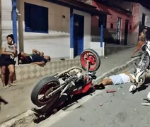 Três ficam feridos em colisão frontal entre duas motos em São Miguel dos Campos