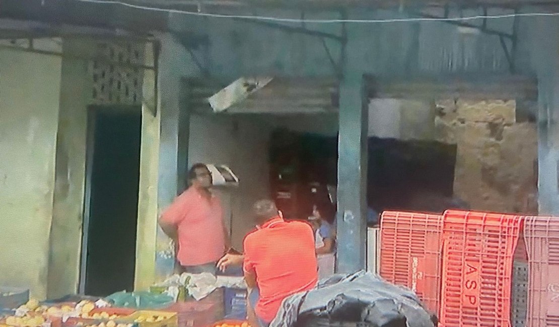 Segundo incêndio em 4 dias na região: Hortifruti perto do Mercado da Produção, em Maceió, pega fogo