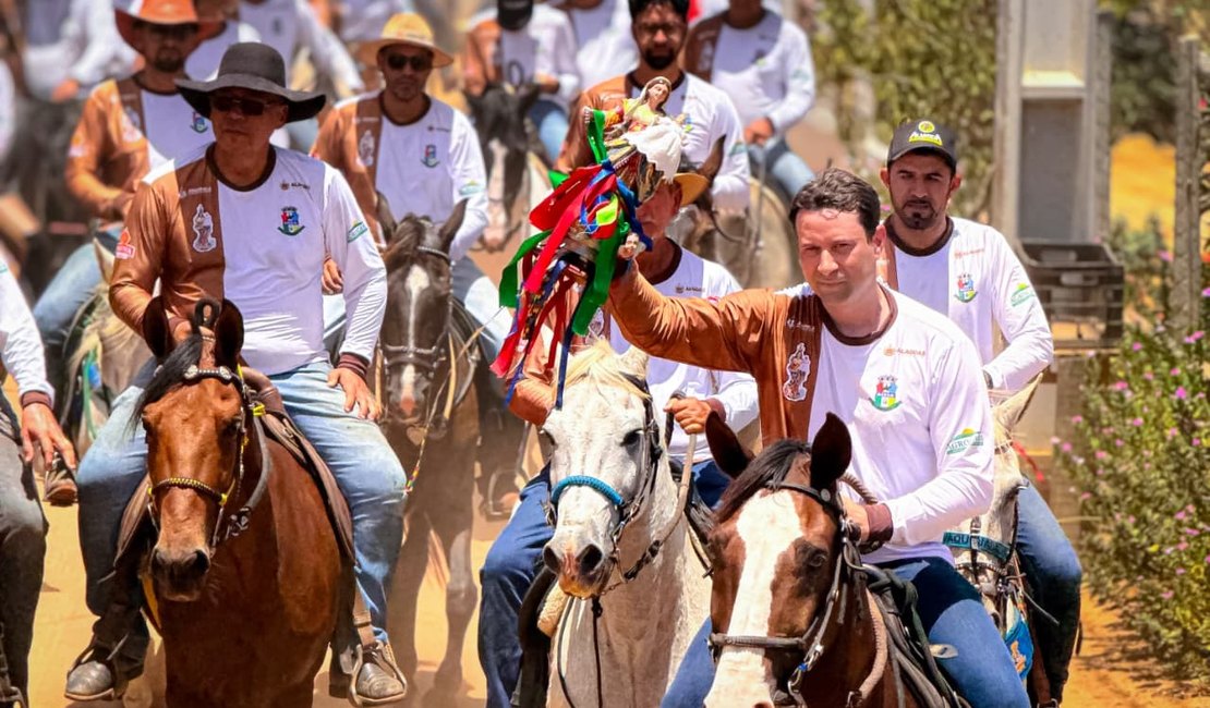 Deputado Daniel Barbosa participa do encerramento da festa da padroeira de Arapiraca e destaca força da devoção popular