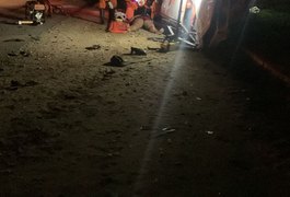 Batida entre carros deixa homem morto e cinco feridos em Penedo