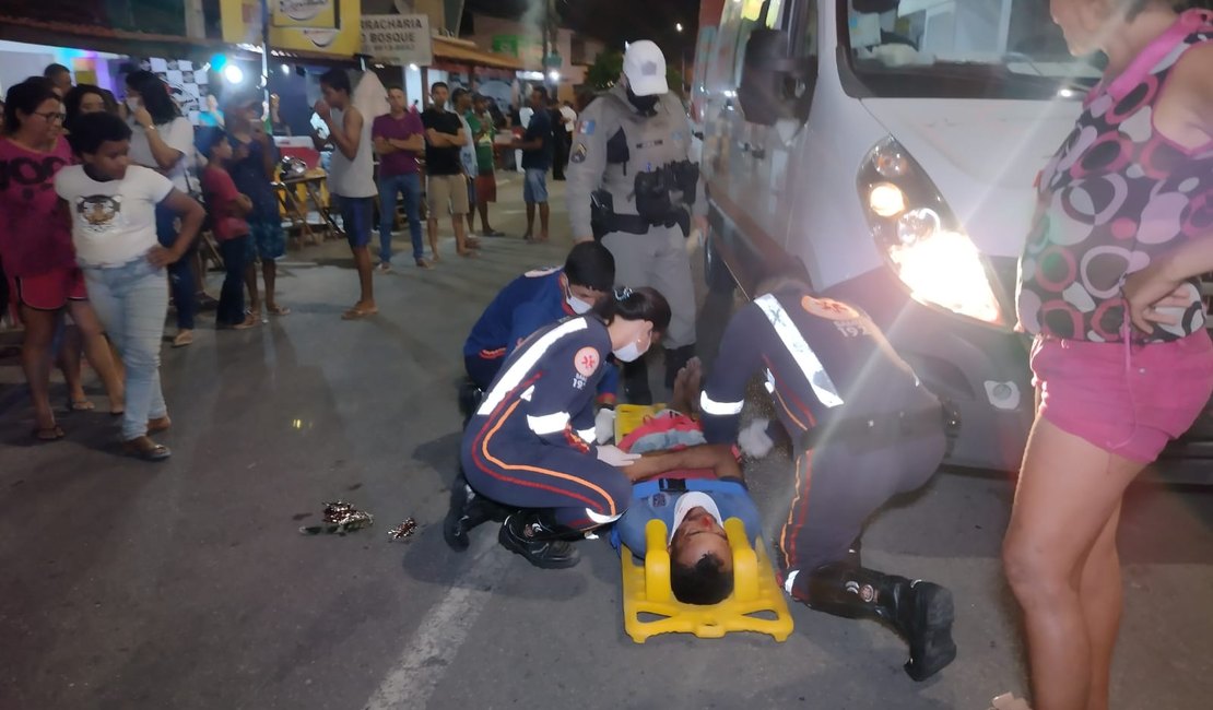 Homem embriagado é atropelado por motociclista ao atravessar via no Bosque das Arapiracas