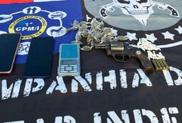 PM apreende quatro armas e drogas em ações no interior de Alagoas