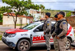 PM cumpre mandado de prisão contra homem condenado por tráfico no Jacintinho, em Maceió