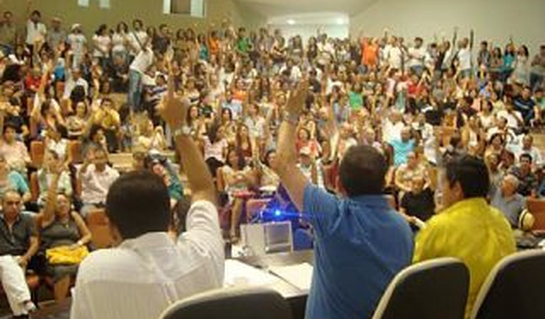 Ufal ameaça greve e 30 mil alunos devem ter ano letivo prejudicado