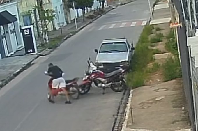 Motocicleta é furtada nas primeiras horas da manhã em Arapiraca