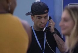 MC Guimê atende ao Big Fone e recebe o Poder Supremo