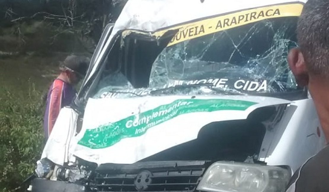 Colisão entre van e homem a cavalo termina com vítima fatal no Sertão