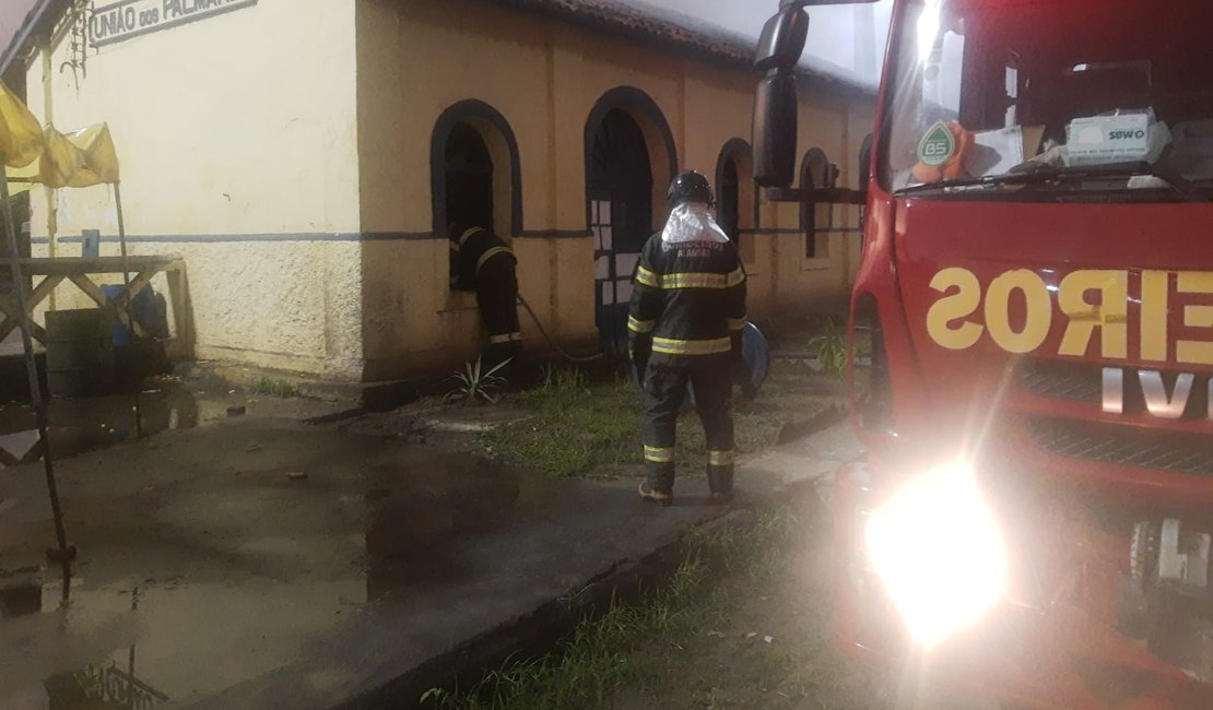 Antiga Estação Ferroviária de União dos Palmares é atingida por incêndio