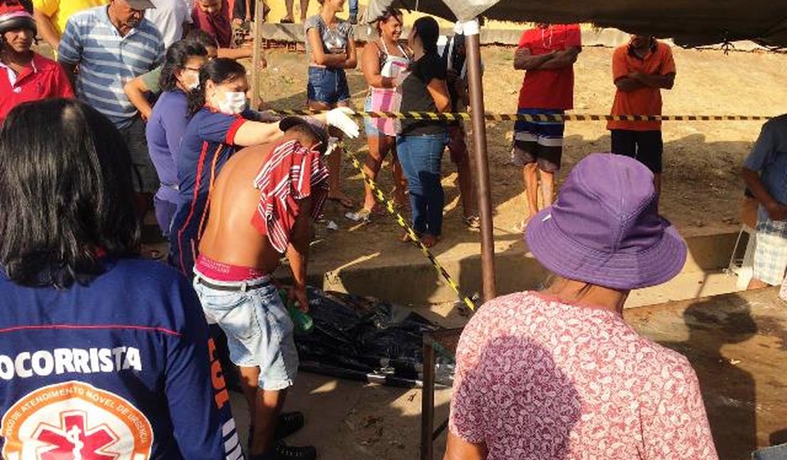 Homem se engasga enquanto bebia com amigos e acaba morrendo no bairro Baixão, em Arapiraca