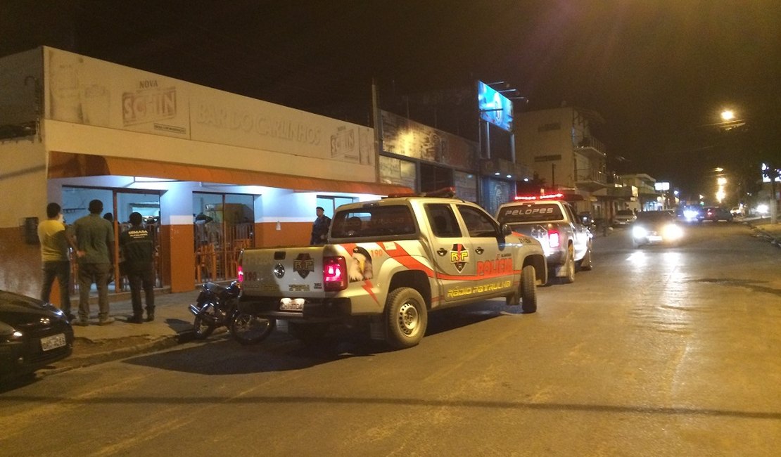 Polícia Militar realiza 'Operação Sossego' em bares de Arapiraca