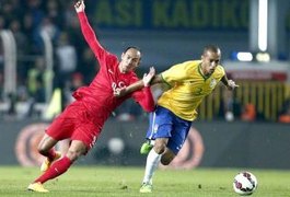 Brasil enfrenta Áustria para fechar 2014 com zaga invicta após fiasco da Copa