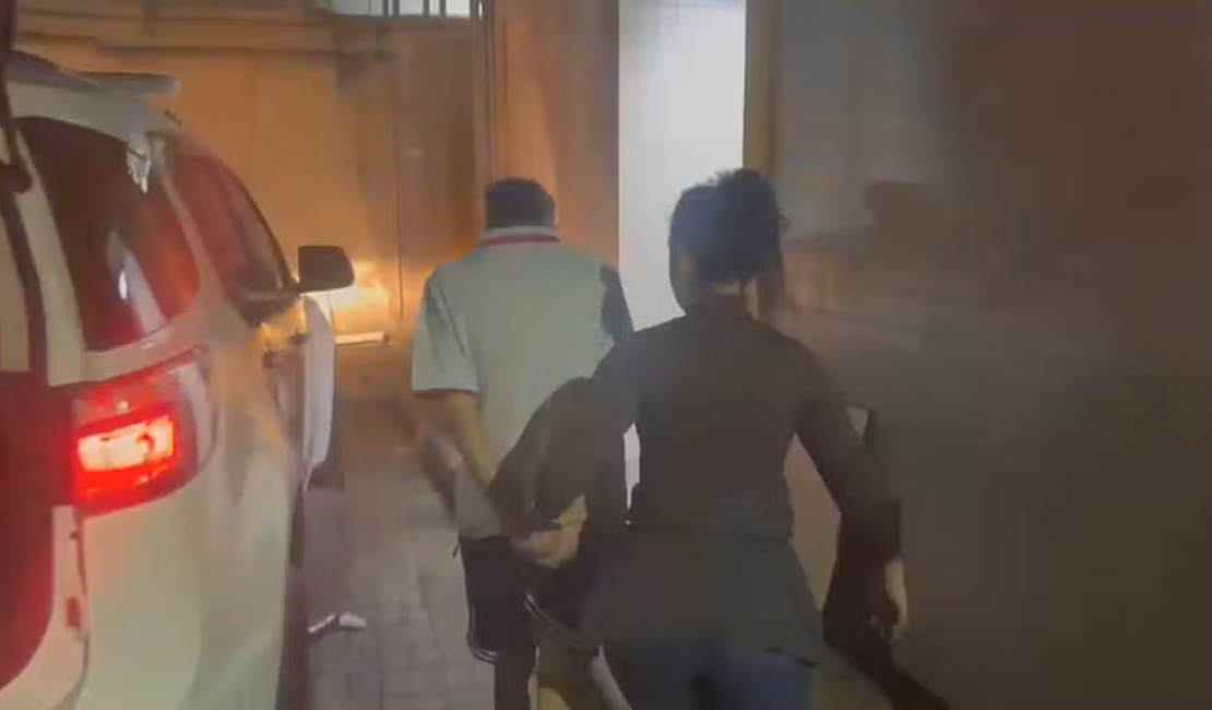 Mãe e pai são presos após matar bebê recém-nascido e enterra-lo no quintal de casa