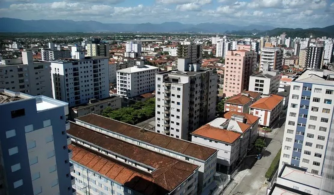 Menina de 6 anos morre após cair do 11º andar de prédio no litoral de SP