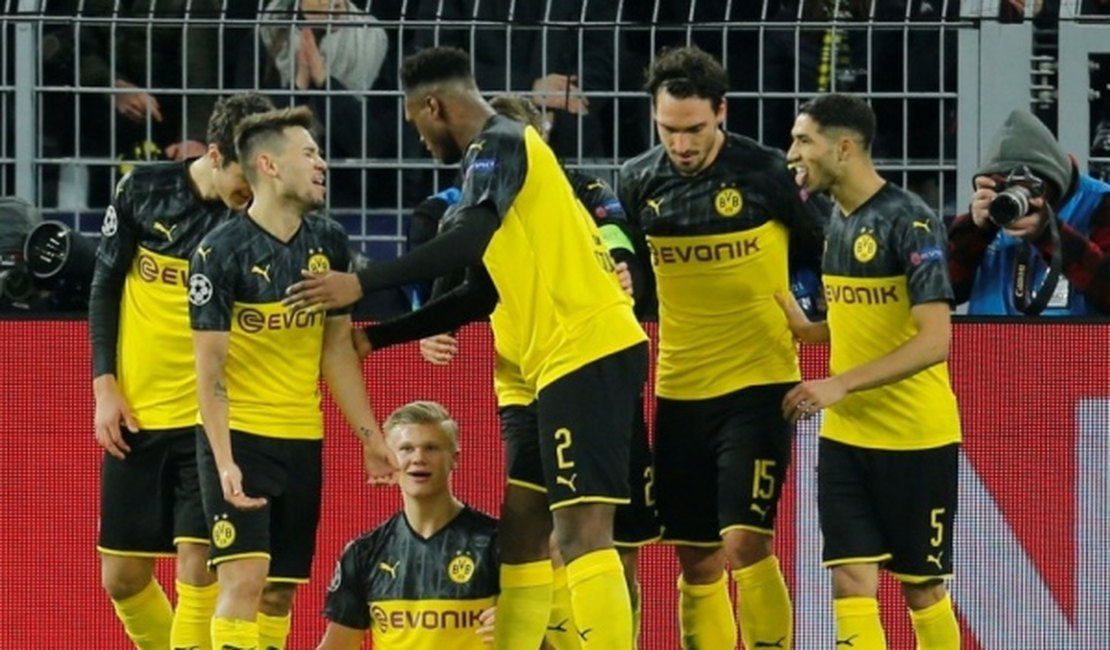 Jogadores do Borussia Dortmund acatam a diminuição salarial devido o coronavírus