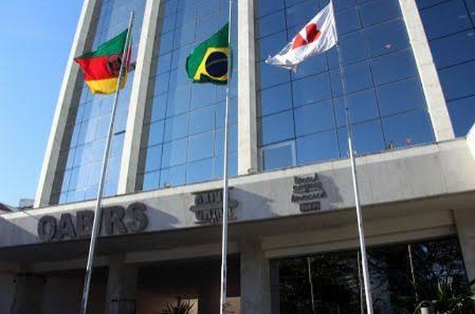 Ex-jogador da Seleção tem prisão decretada por dever R$ 1 milhão em pensão
