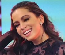 Abusada! Anitta se apresenta com look ousado no ''Domingão'' e causa na web