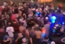 Vídeo. Centenas de jovens participam de baile Funk clandestino em cemitério